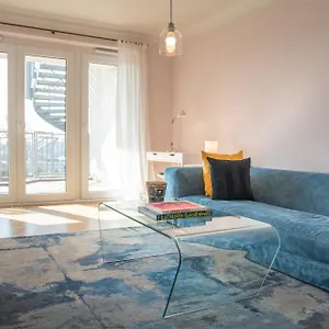 Cls Moderne City-wohnung Tiefgarage, E-laden, Balkon, Parken, Blick Ueber Hamburg, Cafe Im Haus, Bus Gegenueber, Flex Check In Apartment