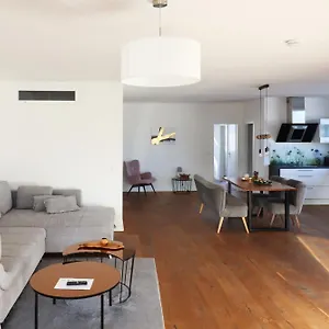 Air 14 Apartment